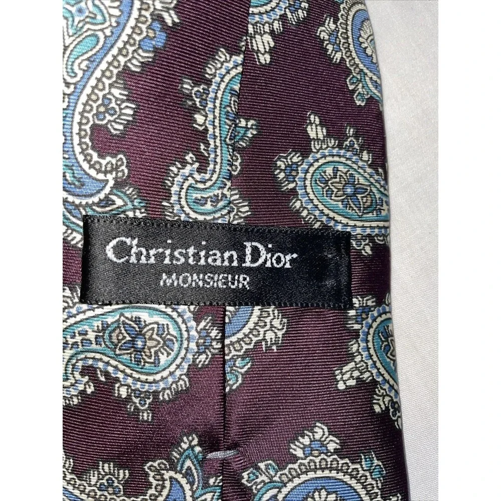 Christian Dior Men’s Dress Tie Size 55” Purple Paisley 100% Silk Business Formal